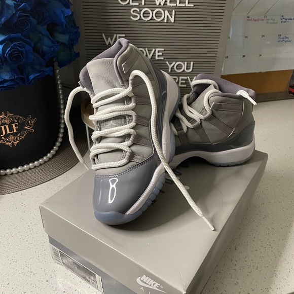 Cool gray 11s size 4 - Picture 1 of 4